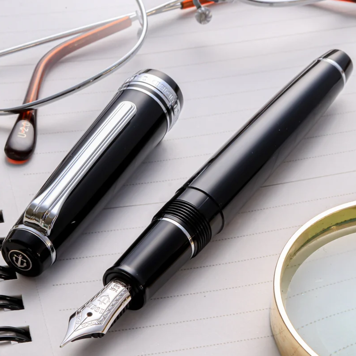 SAILOR PEN - Professional Gear Slim 14K Gold Nib Fountain Pen - Black and Silver