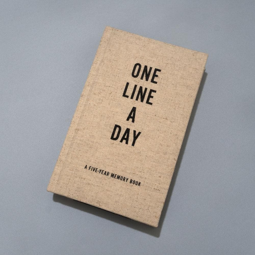 Chronicle Books - Canvas One Line a Day