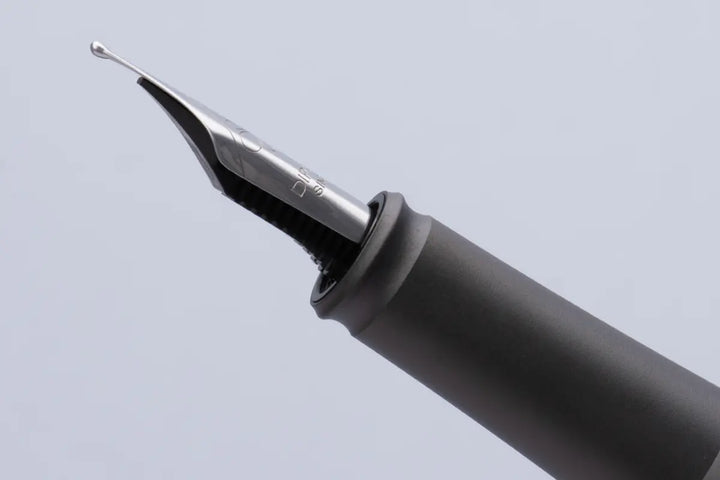 Diplomat - Fountain Pen - Aero Black Forest