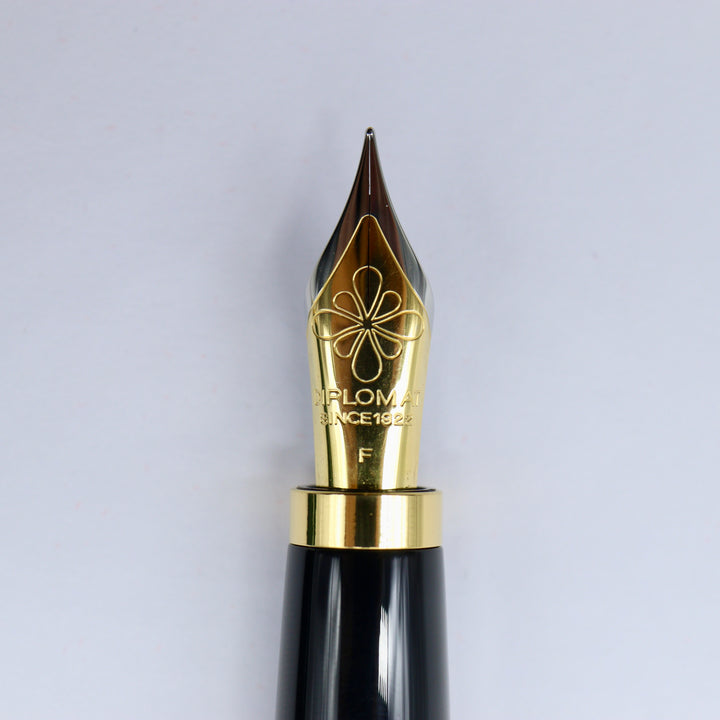 Diplomat - XO Fountain Pen - Limited Edition Racing Green Lacquered