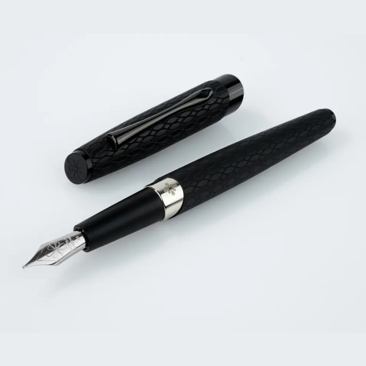 Diplomat - Fountain Pen Cobra Guilloche - Black