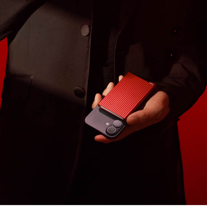 SECRID - Premium Cardprotector+ for MagSafe - Red