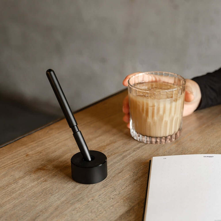 Stilform - Aluminium Base Display - Warp Black